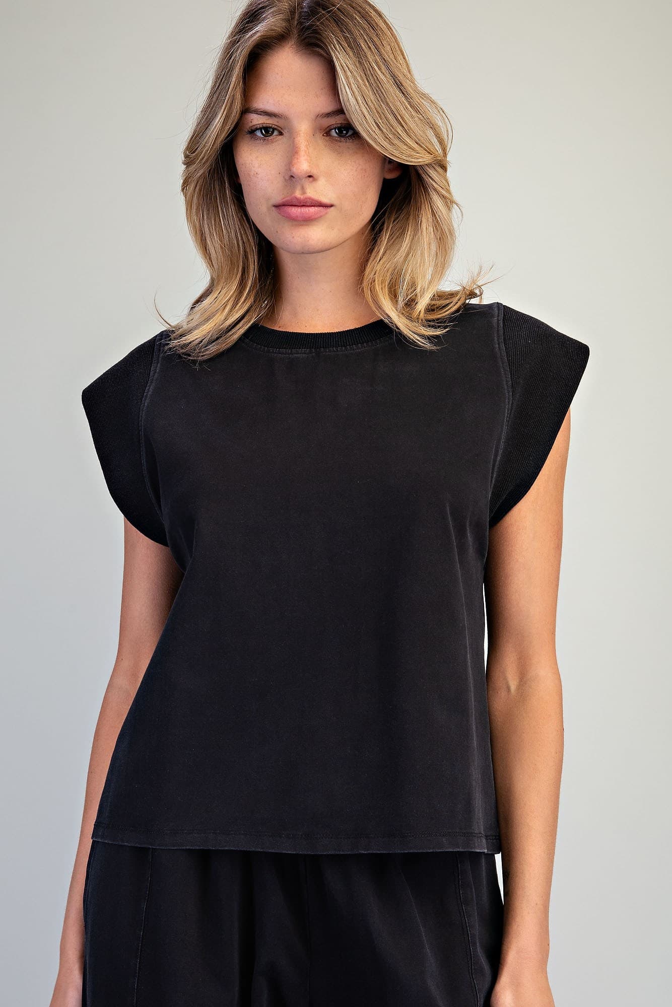 TK16571 - ASH BLACK