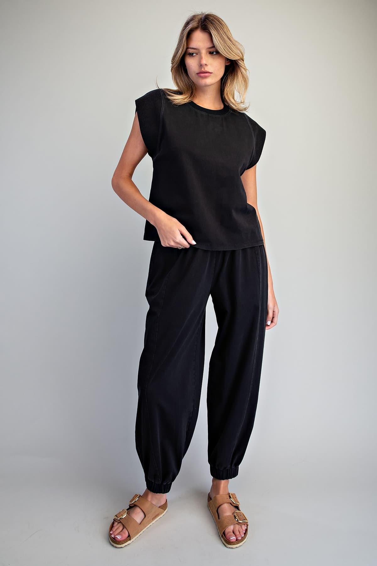 TK16571 - ASH BLACK