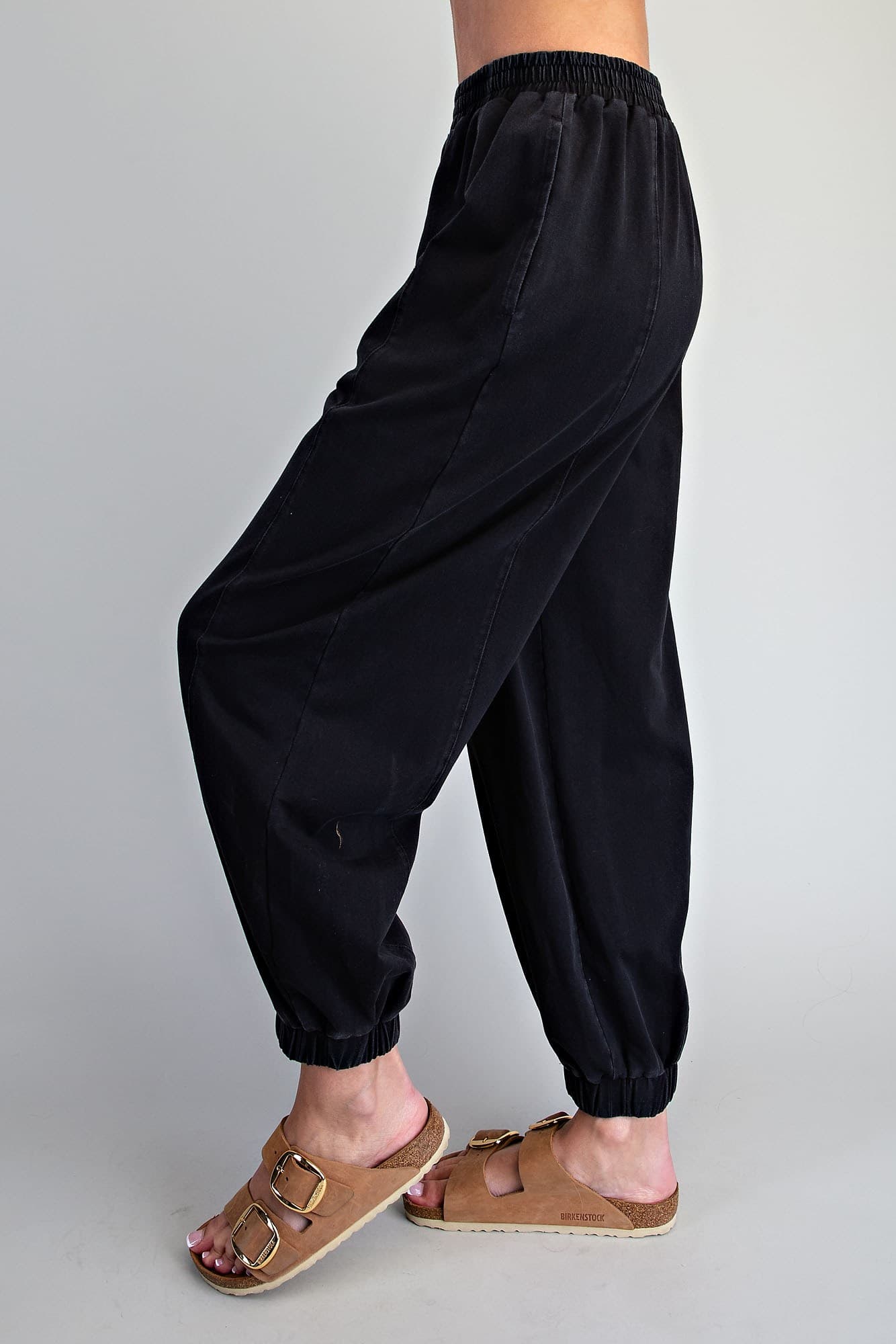 PK16713 - ASH BLACK