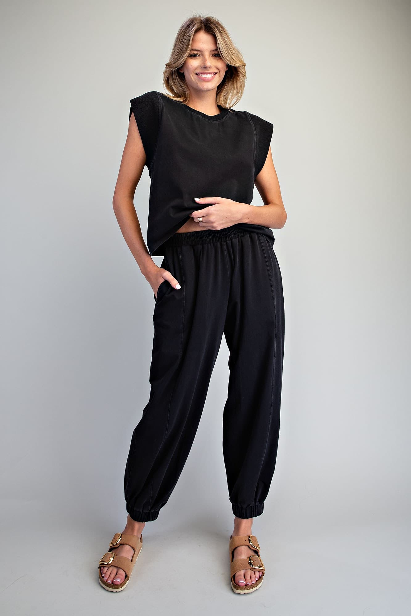 PK16713 - ASH BLACK