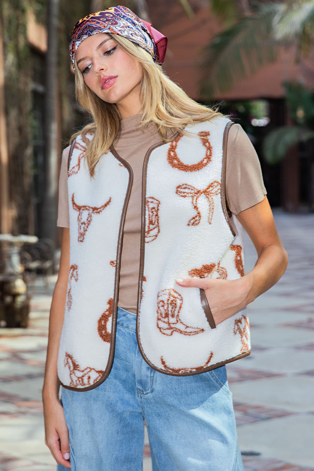 JH17424 - ALMOND LATTE