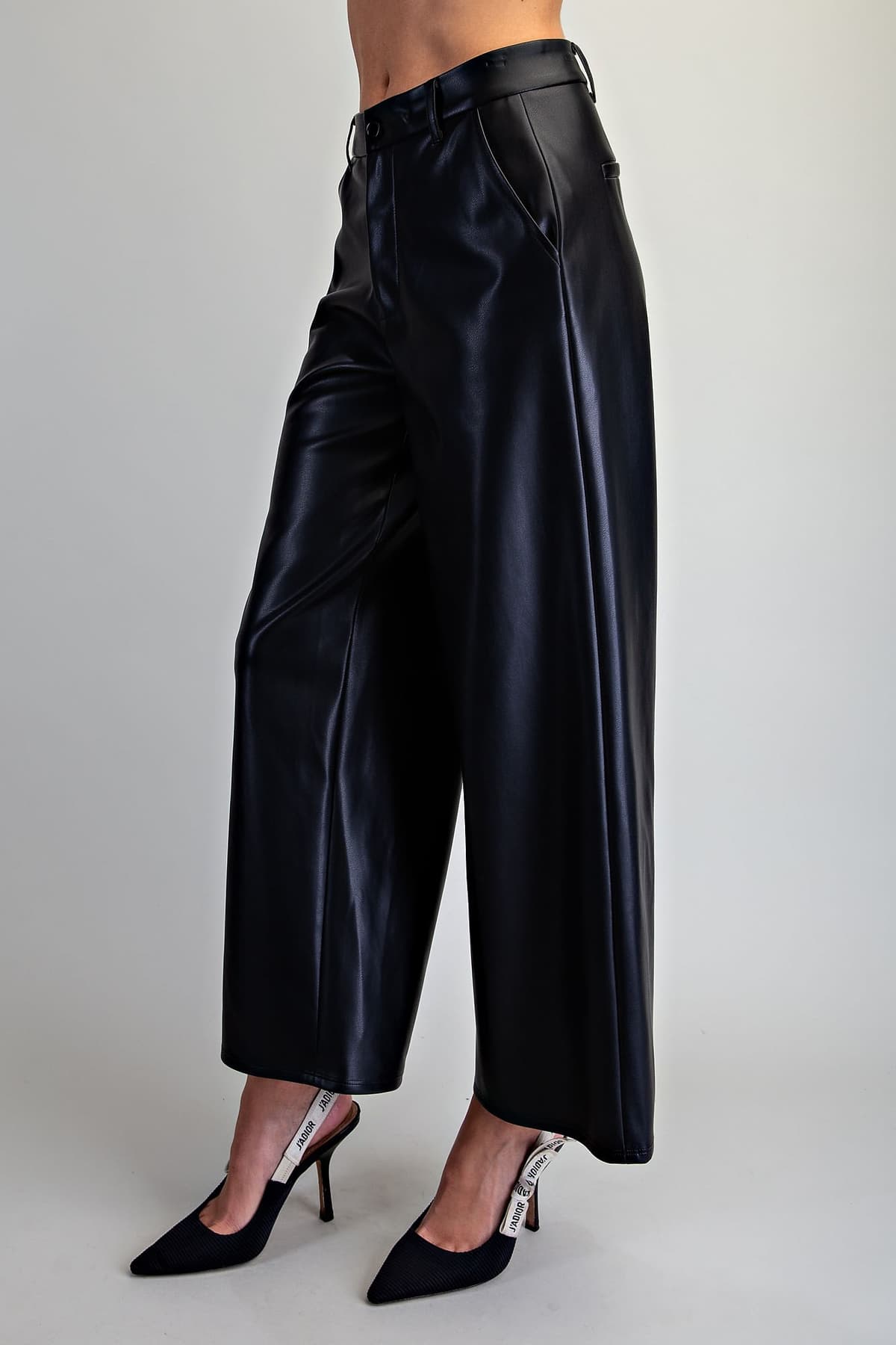 PK16843 - BLACK
