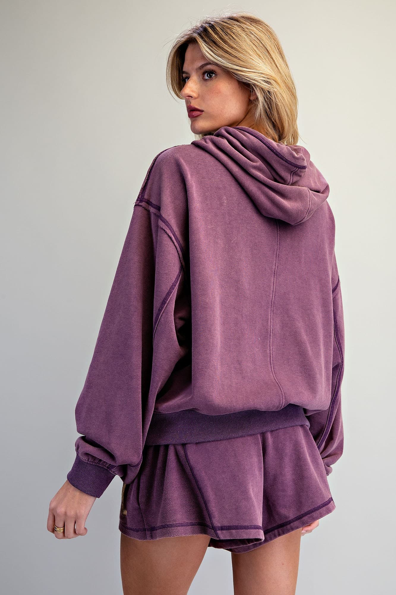 TH15877 - PLUM