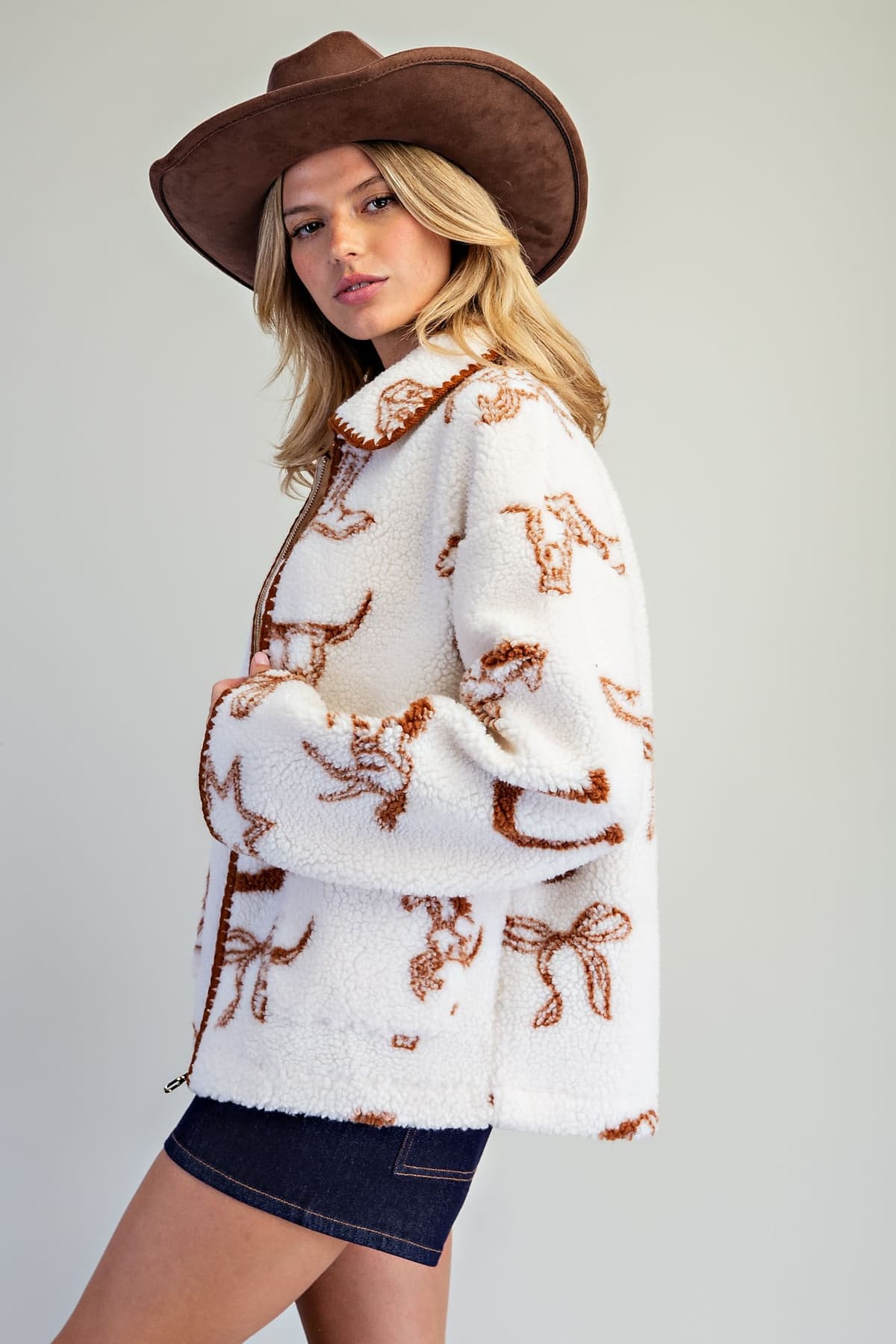 JH17423 - ALMOND LATTE