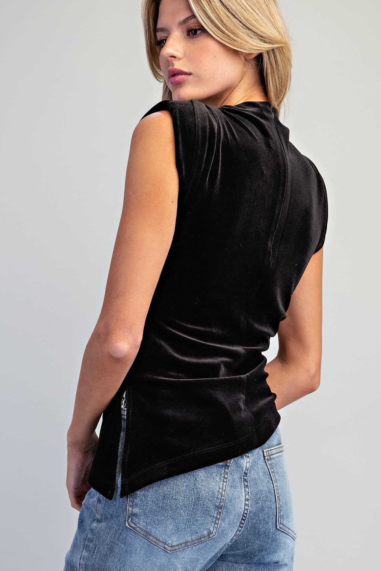 TK18007 - BLACK