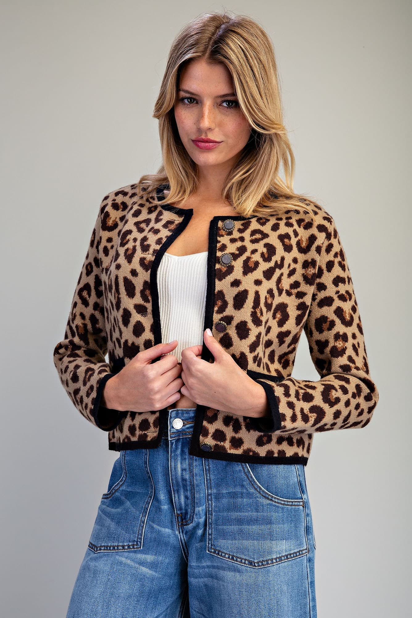 SJK16390 - LEOPARD