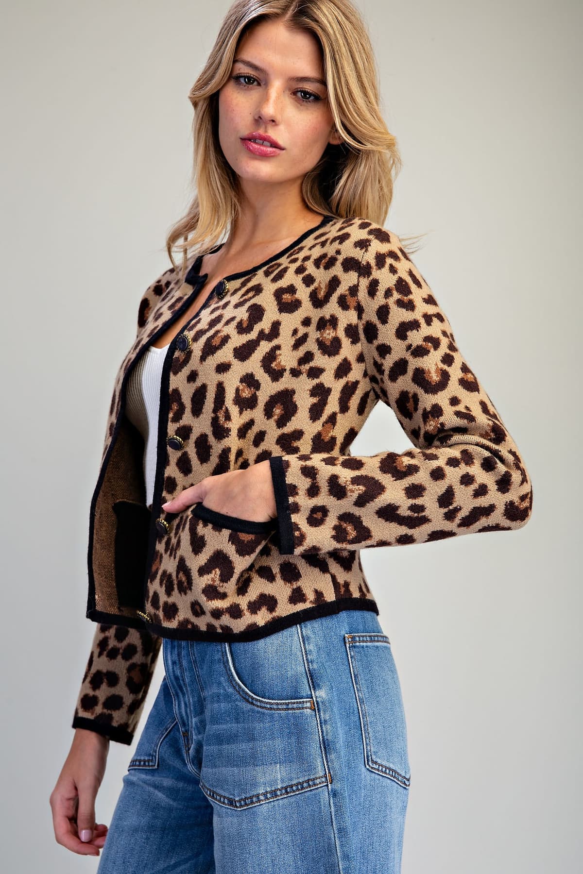 SJK16390 - LEOPARD