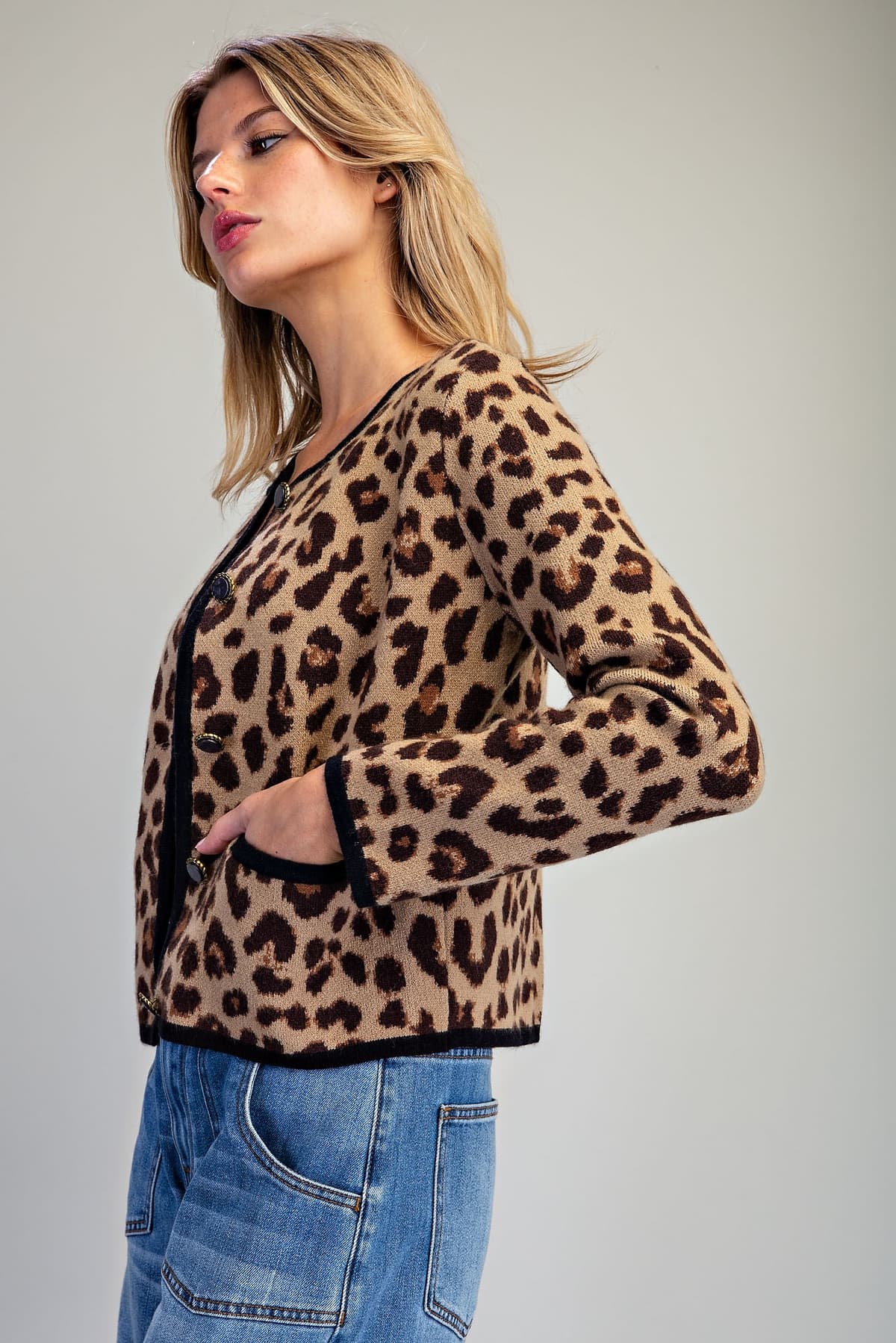 SJK16390 - LEOPARD