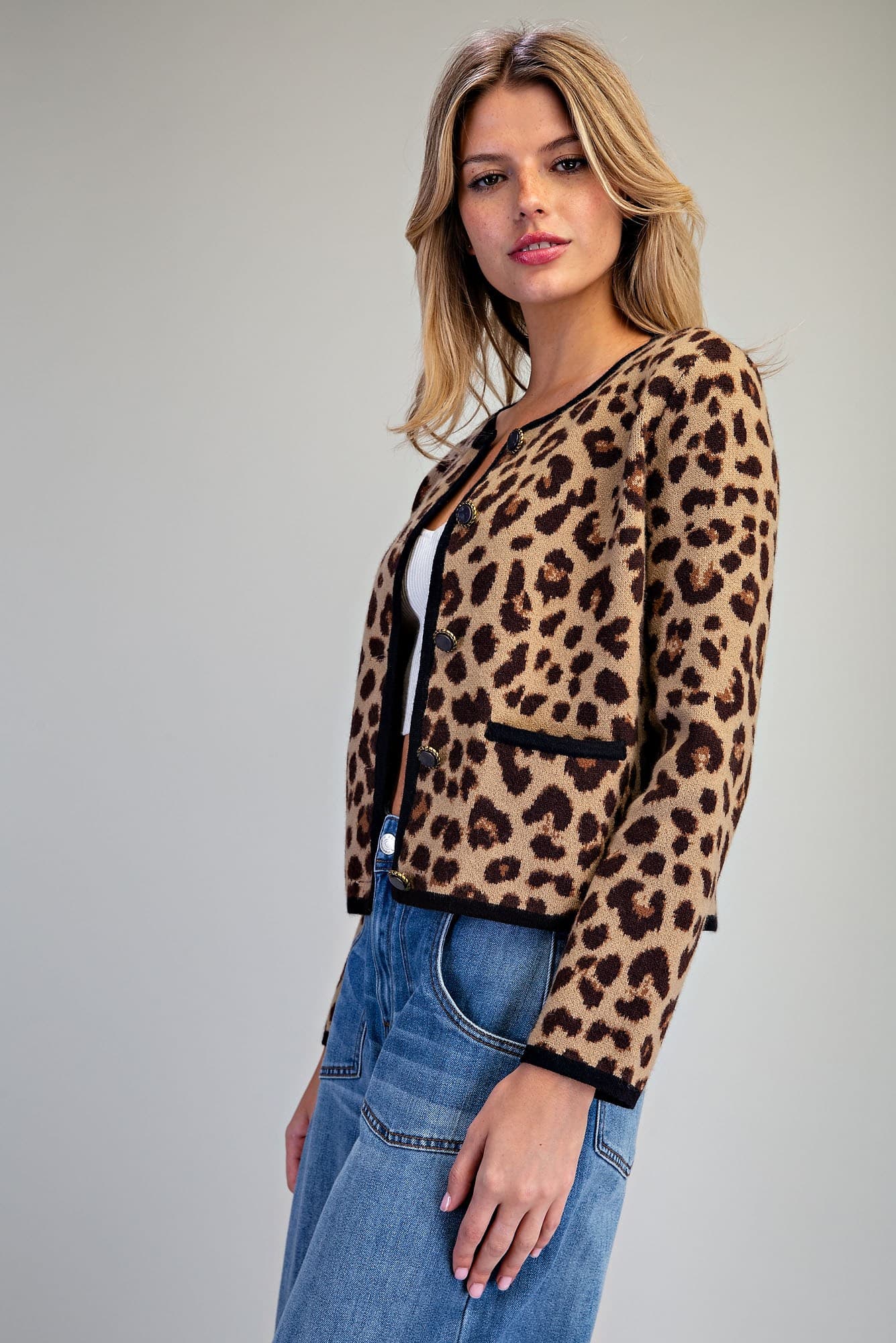 SJK16390 - LEOPARD