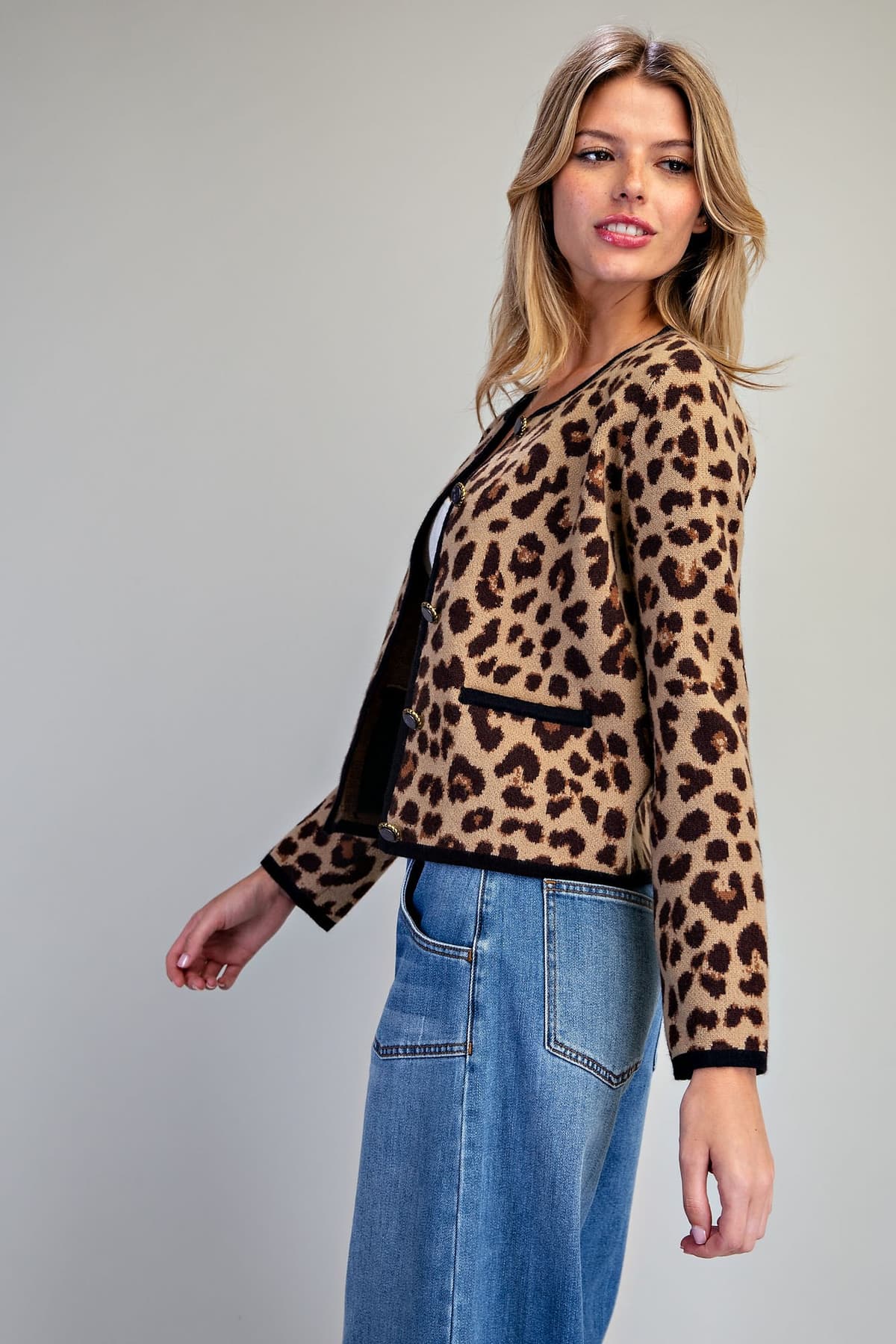 SJK16390 - LEOPARD