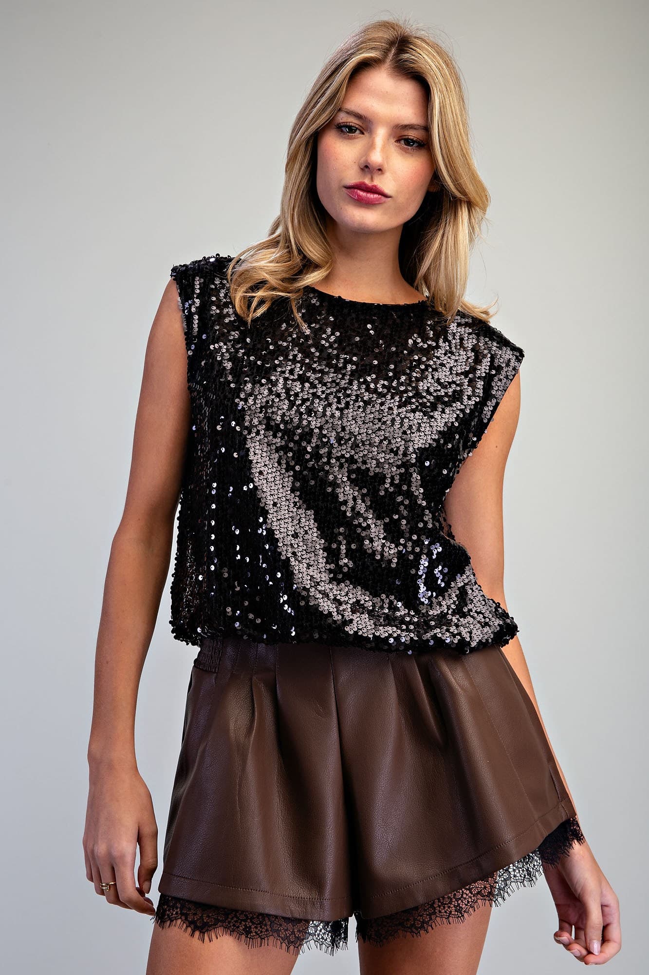 TK18324 - BLACK