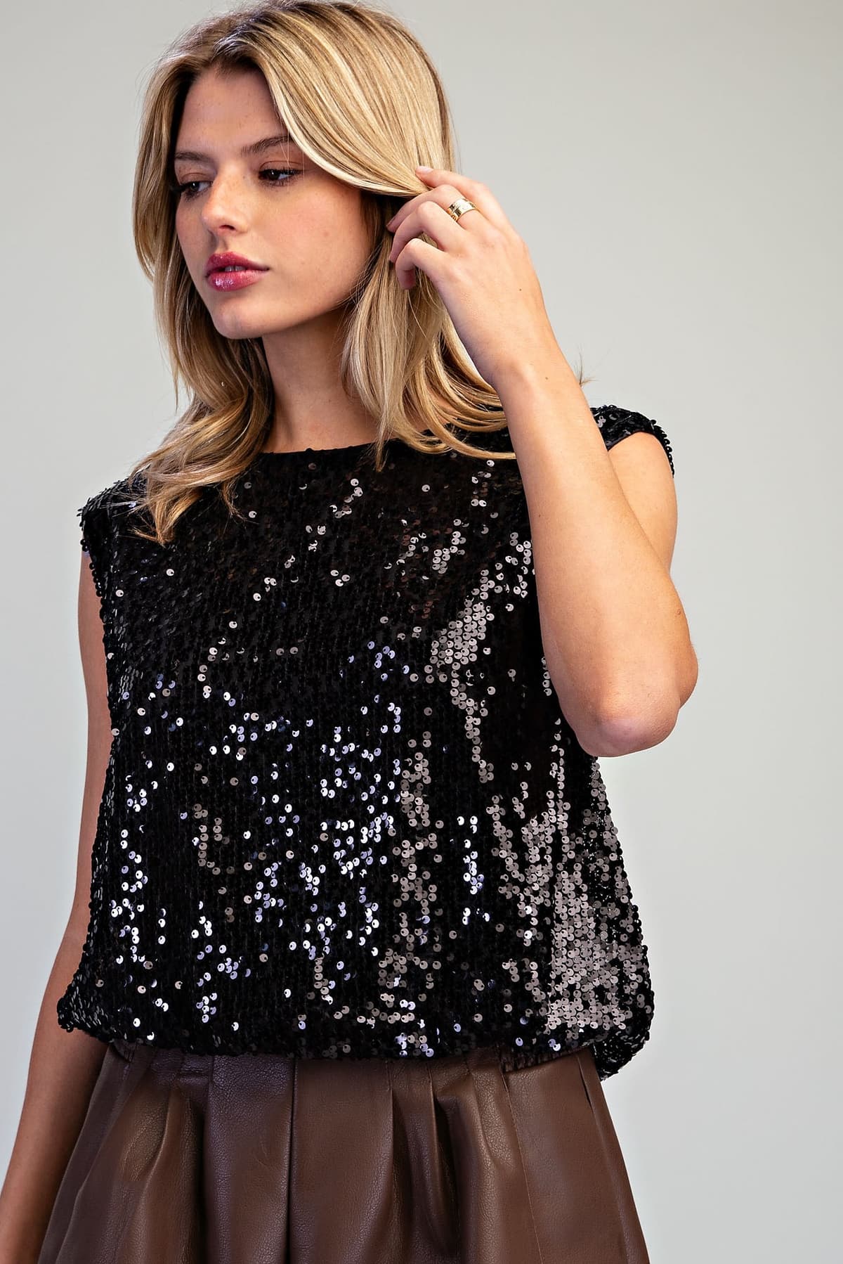 TK18324 - BLACK
