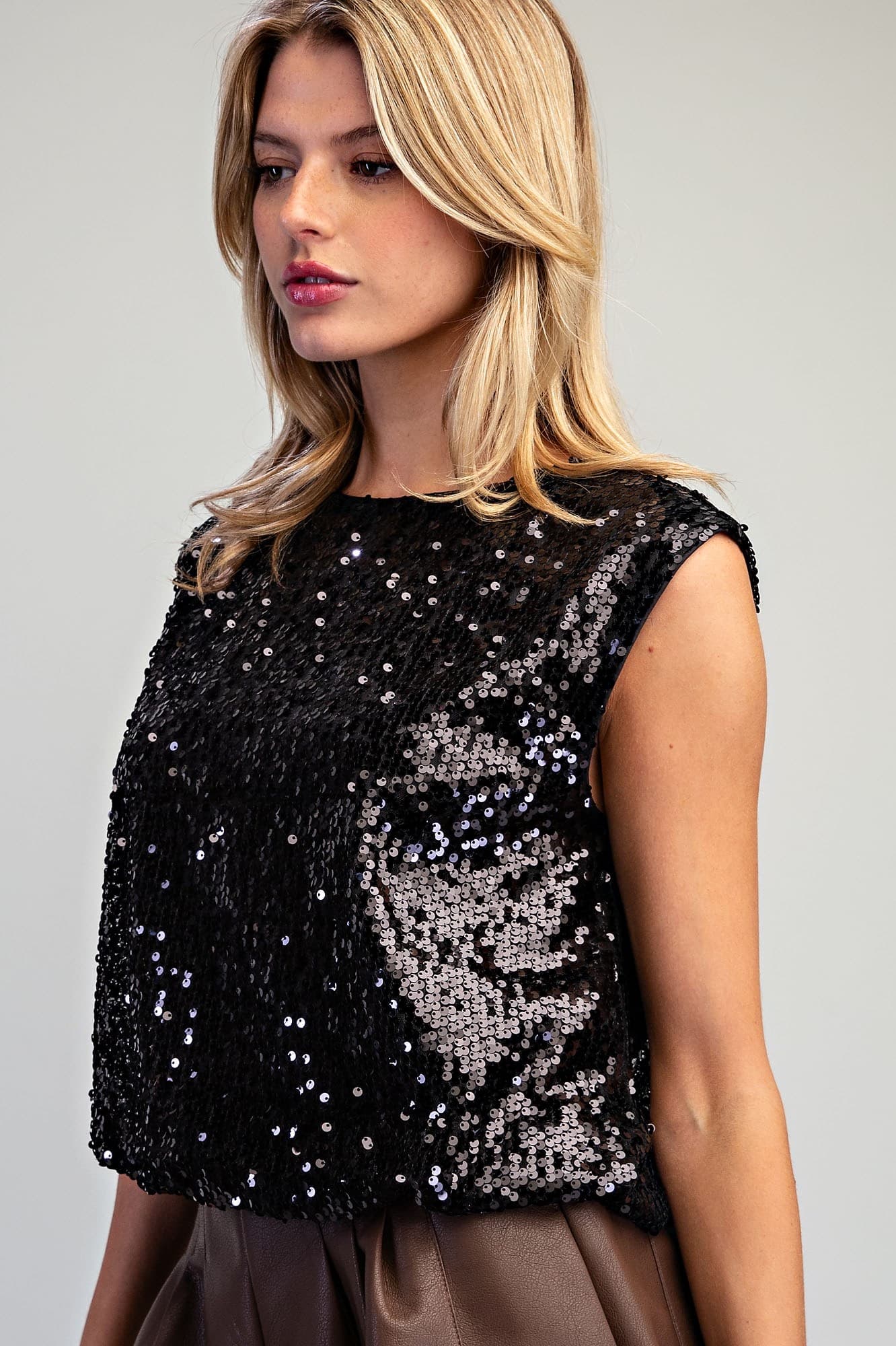 TK18324 - BLACK