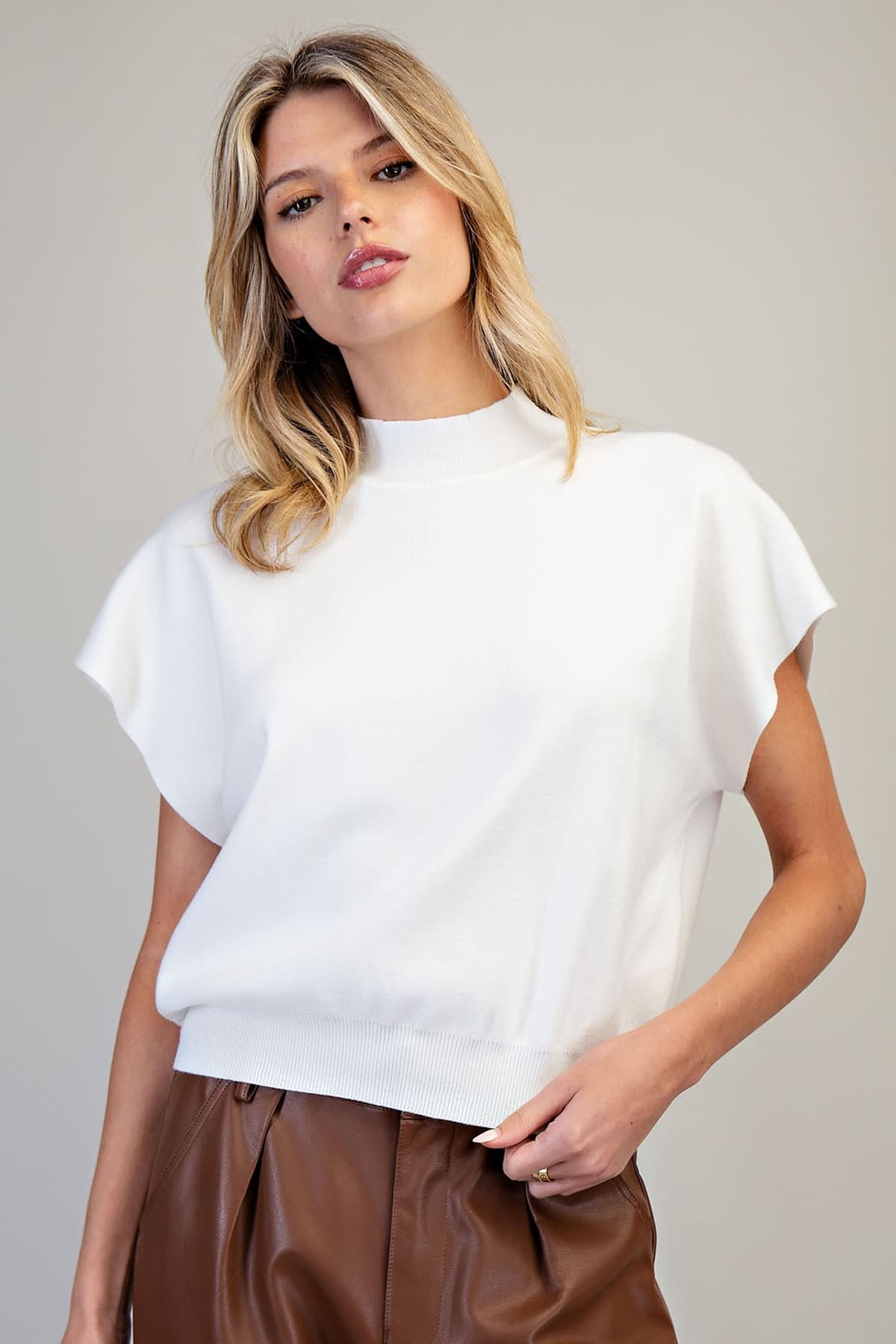 SG8414 - OFF WHITE