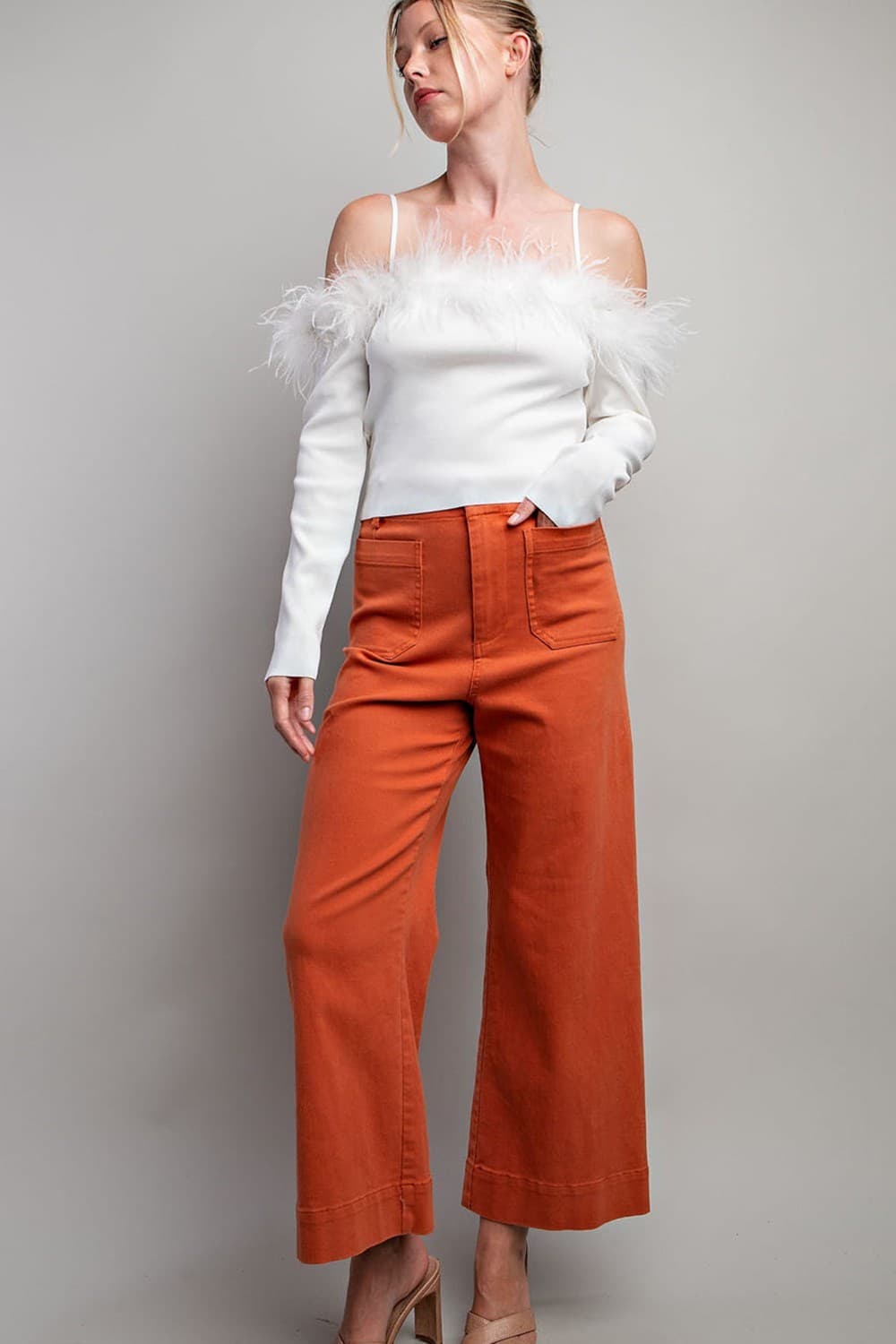 SG8333 - OFF WHITE