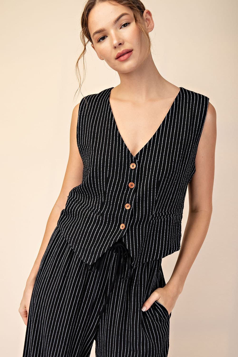JK9047 - BLACK
