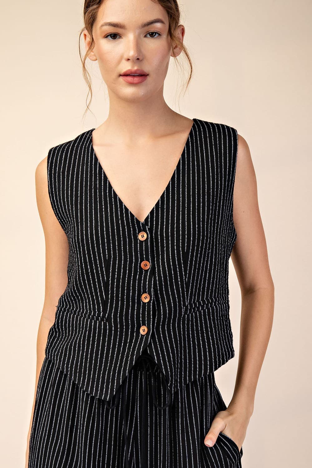 JK9047 - BLACK