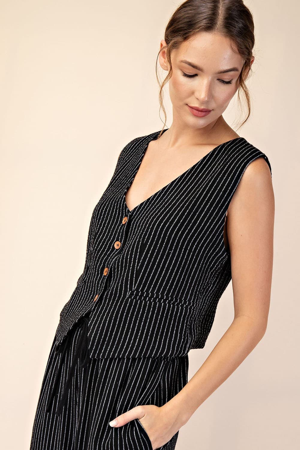 JK9047 - BLACK