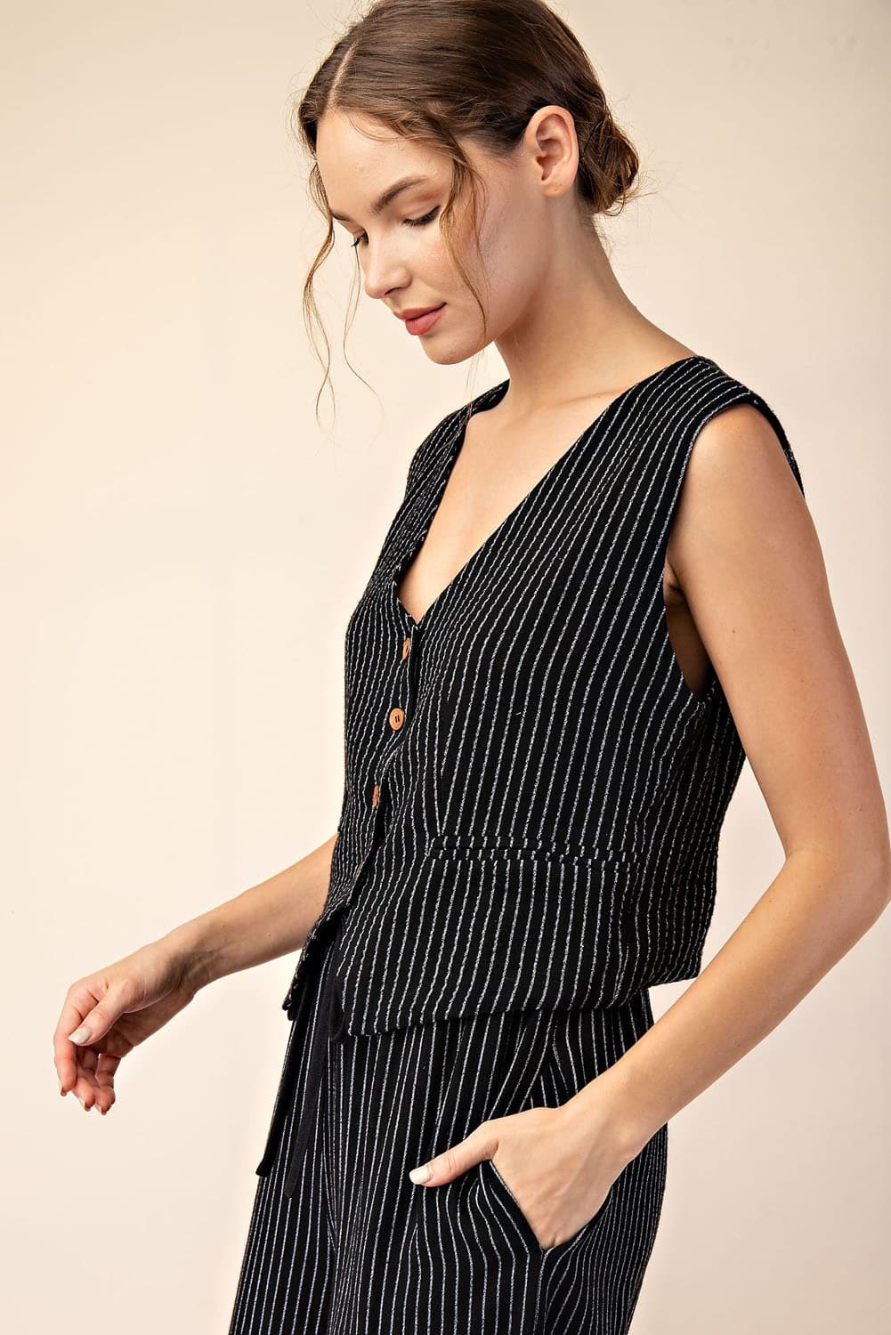 JK9047 - BLACK