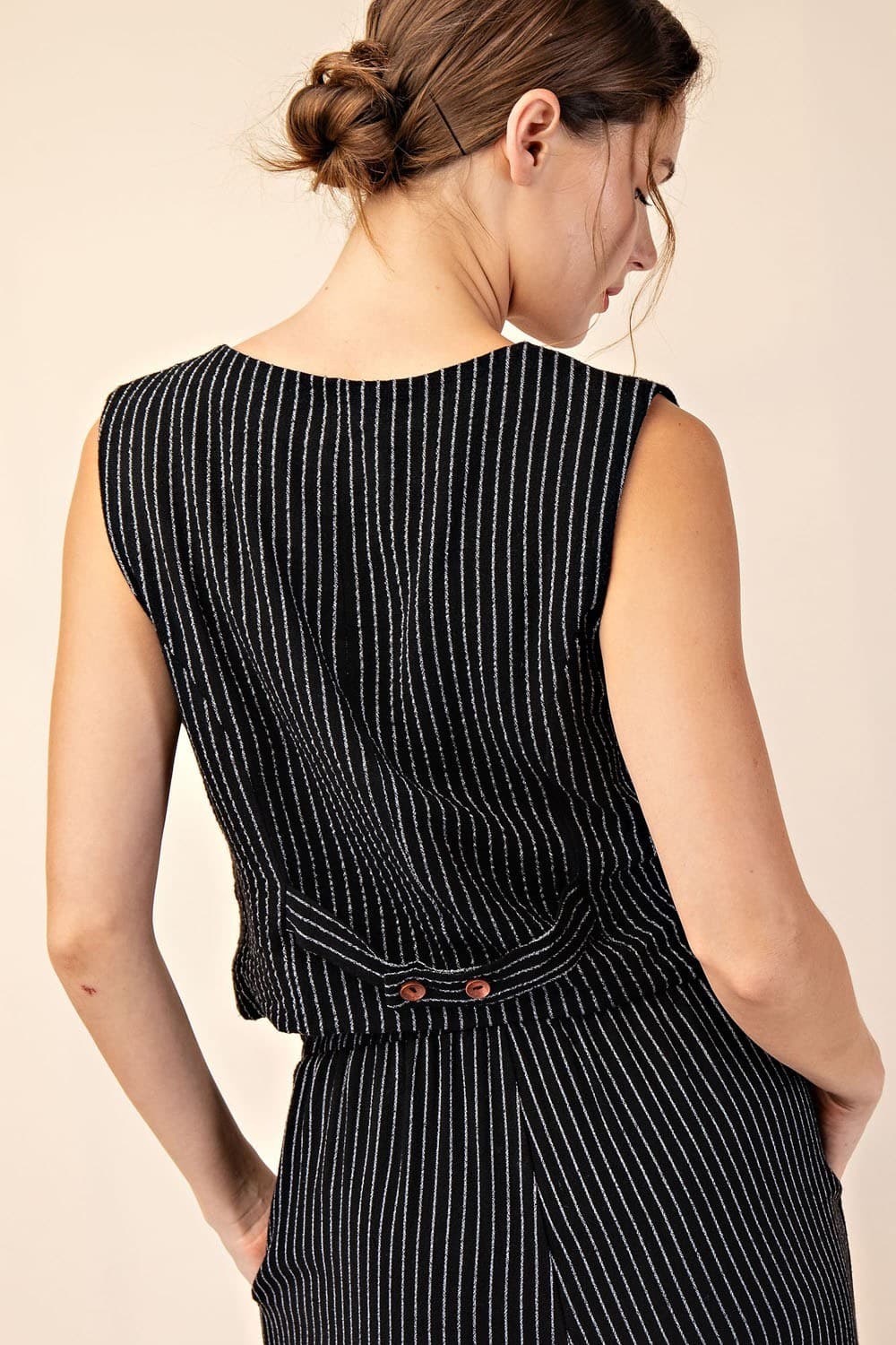 JK9047 - BLACK