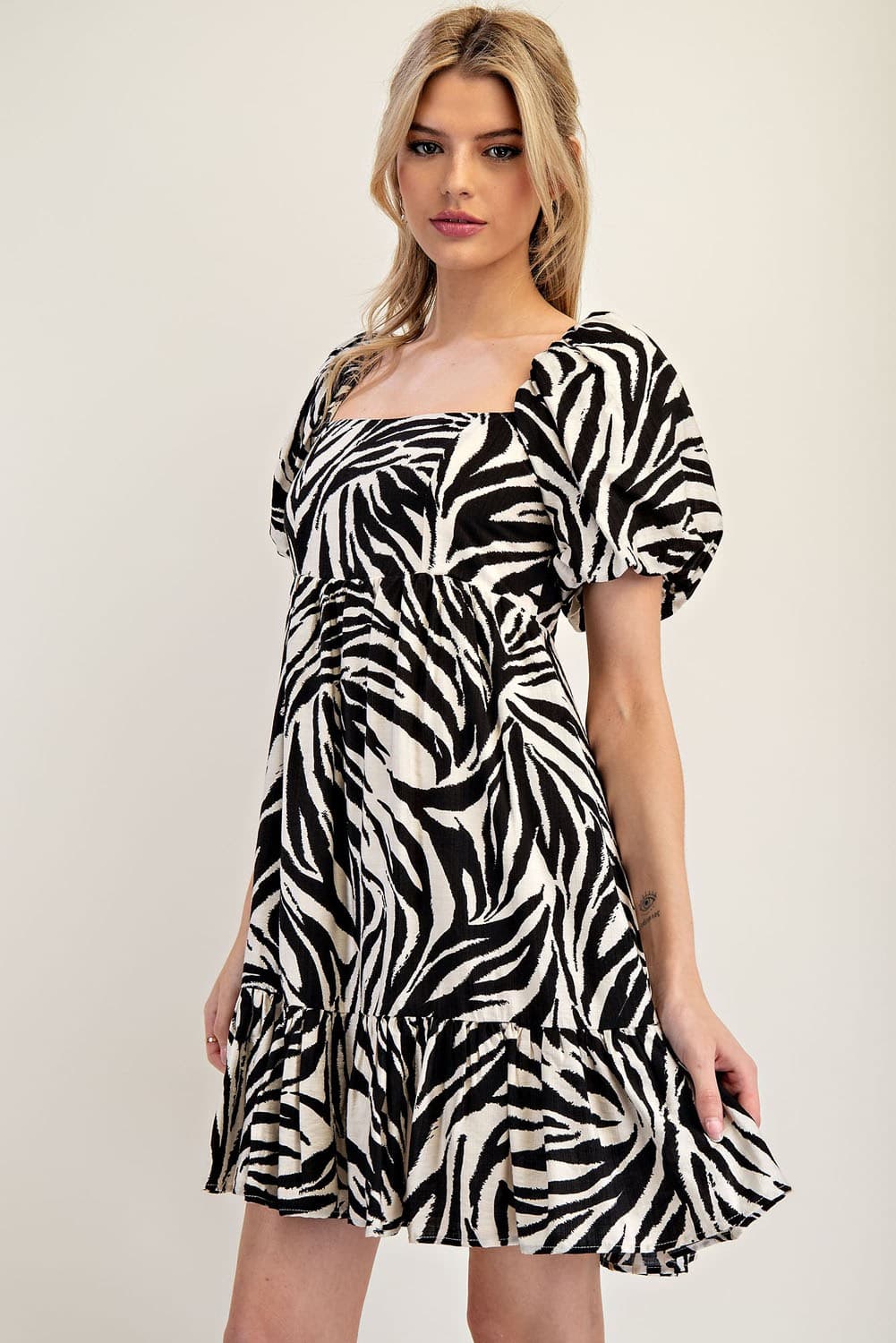 DK11946 - BLACK