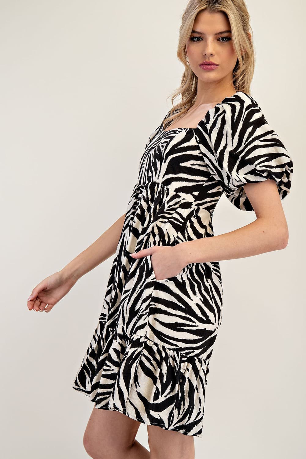 DK11946 - BLACK