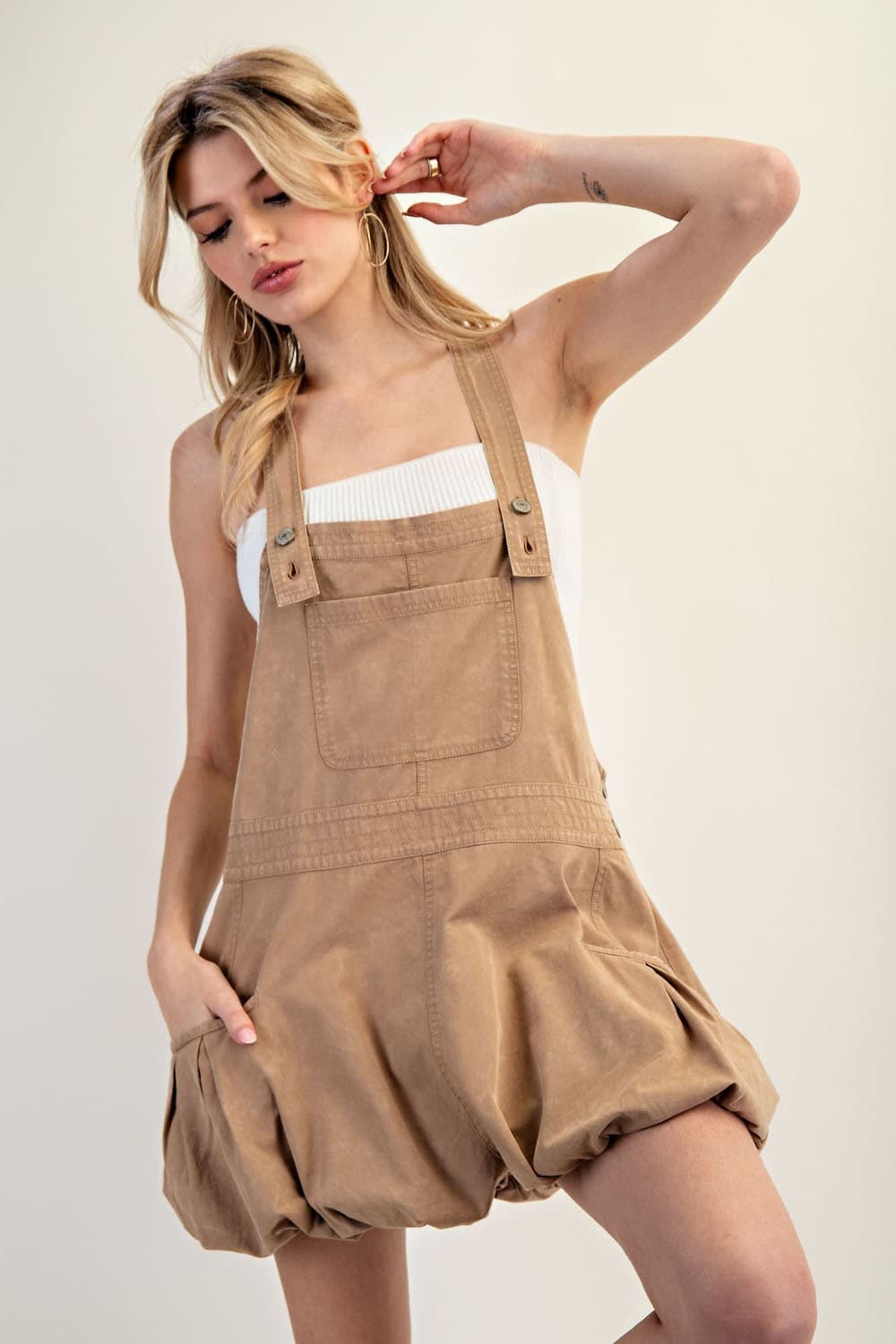 BG10844 - WALNUT