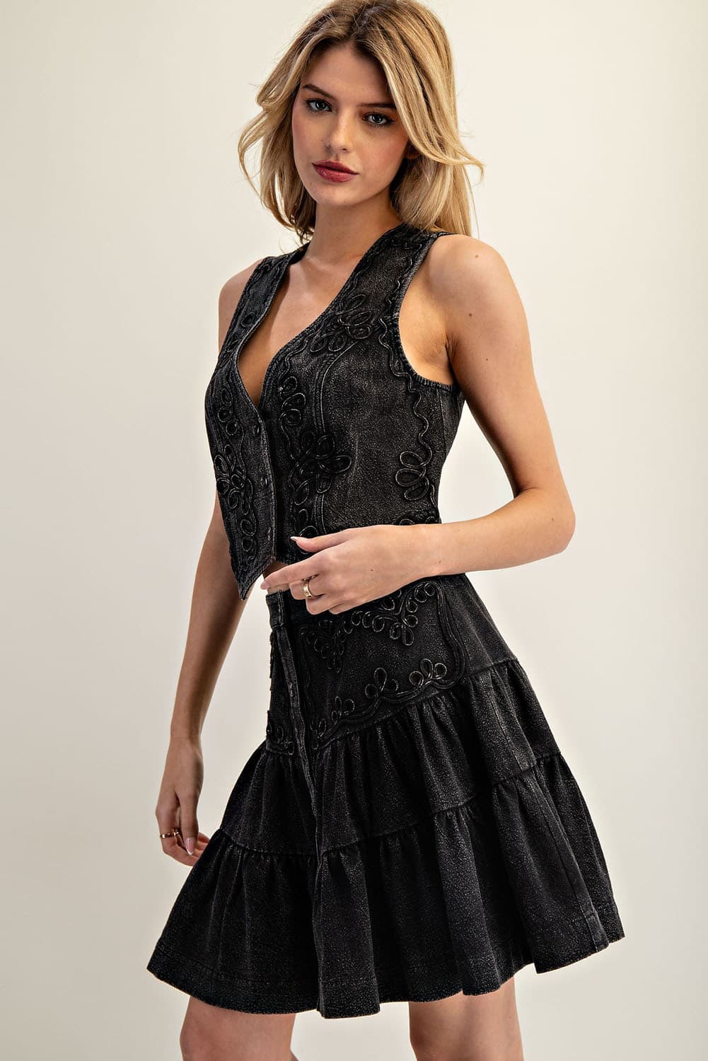 SHS12742 - ASH BLACK