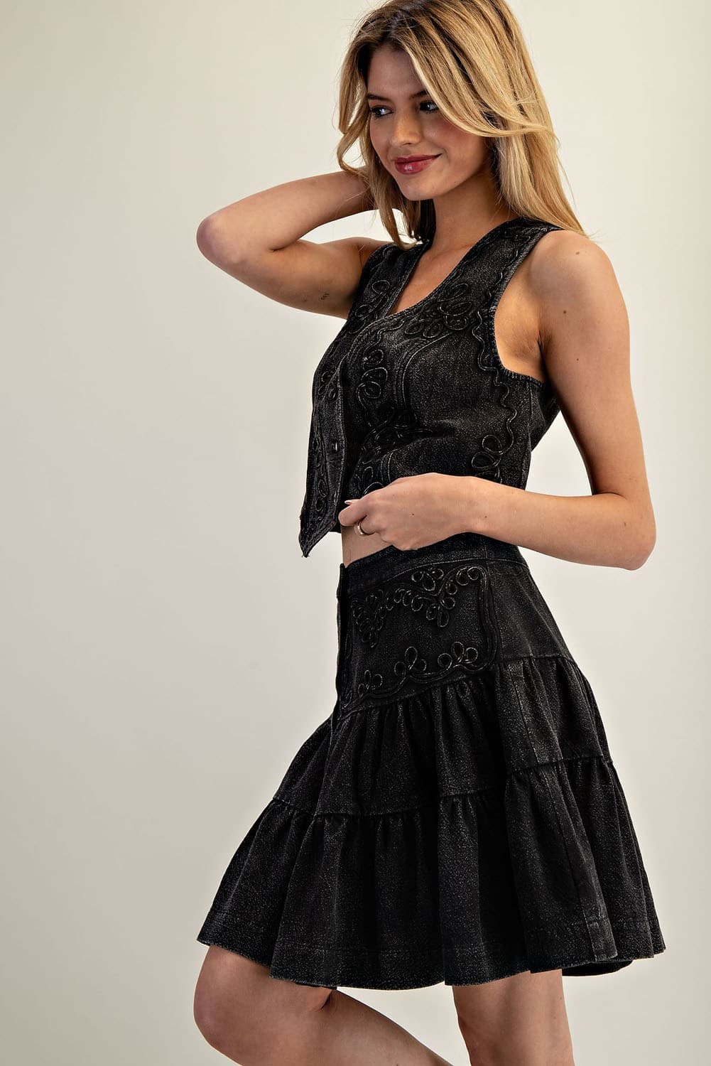 SHS12742 - ASH BLACK
