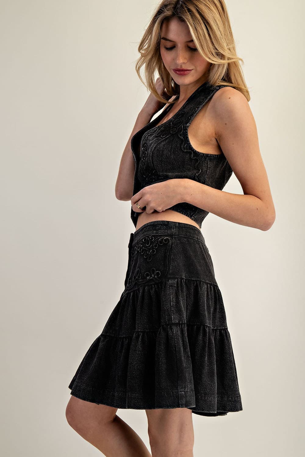 SHS12742 - ASH BLACK