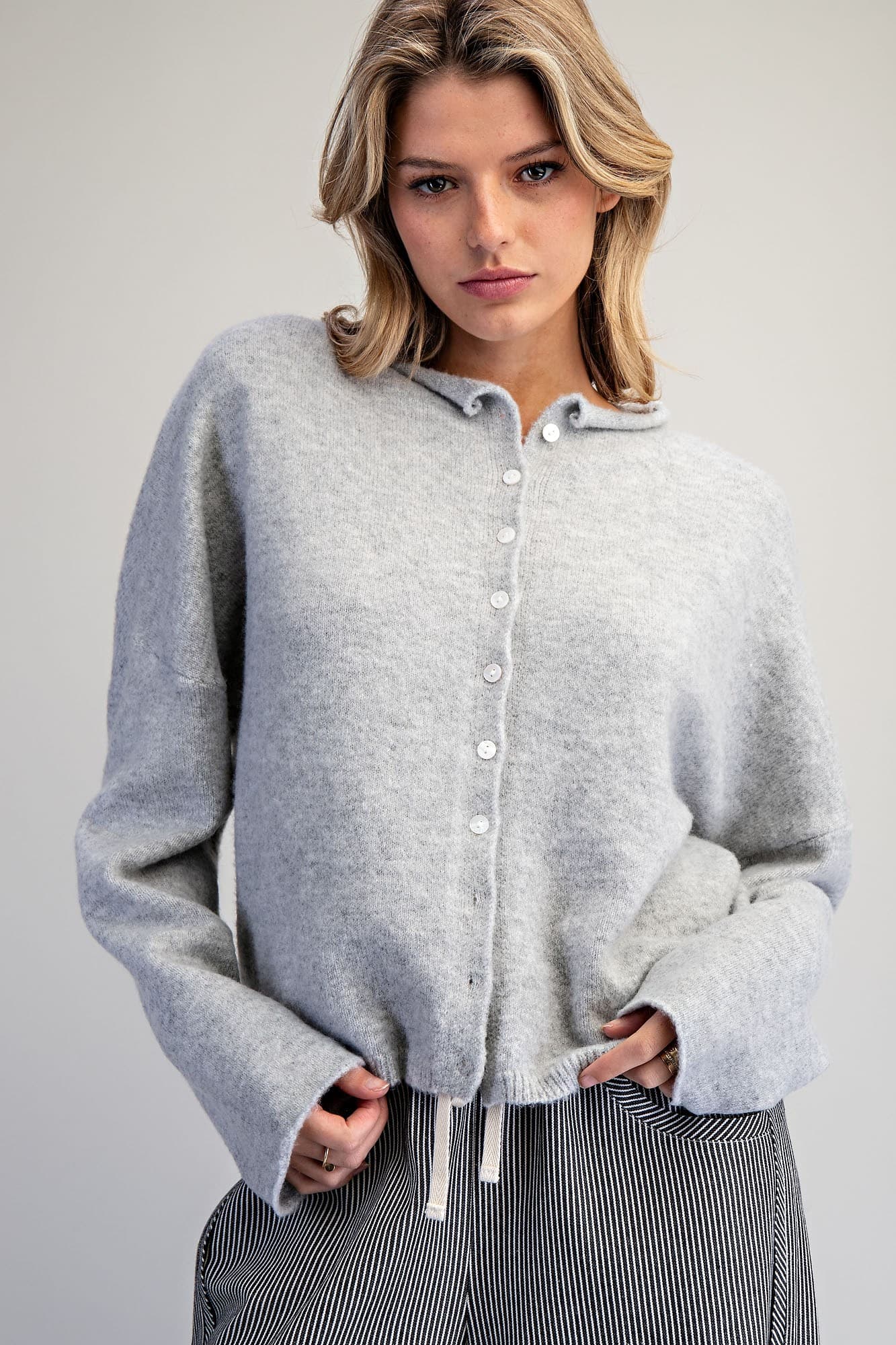 SJK14493 - H.GREY