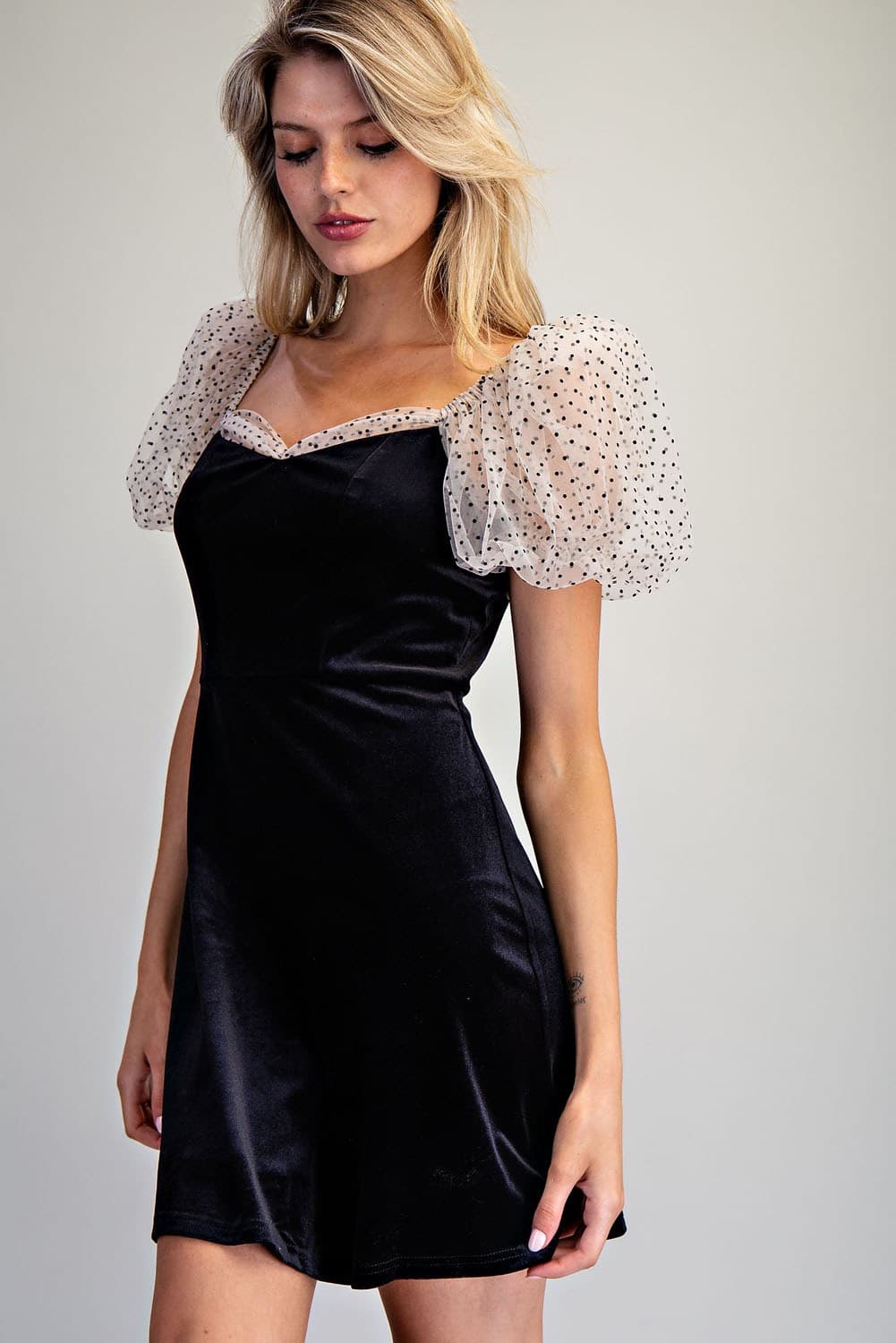 DH12806 - BLACK