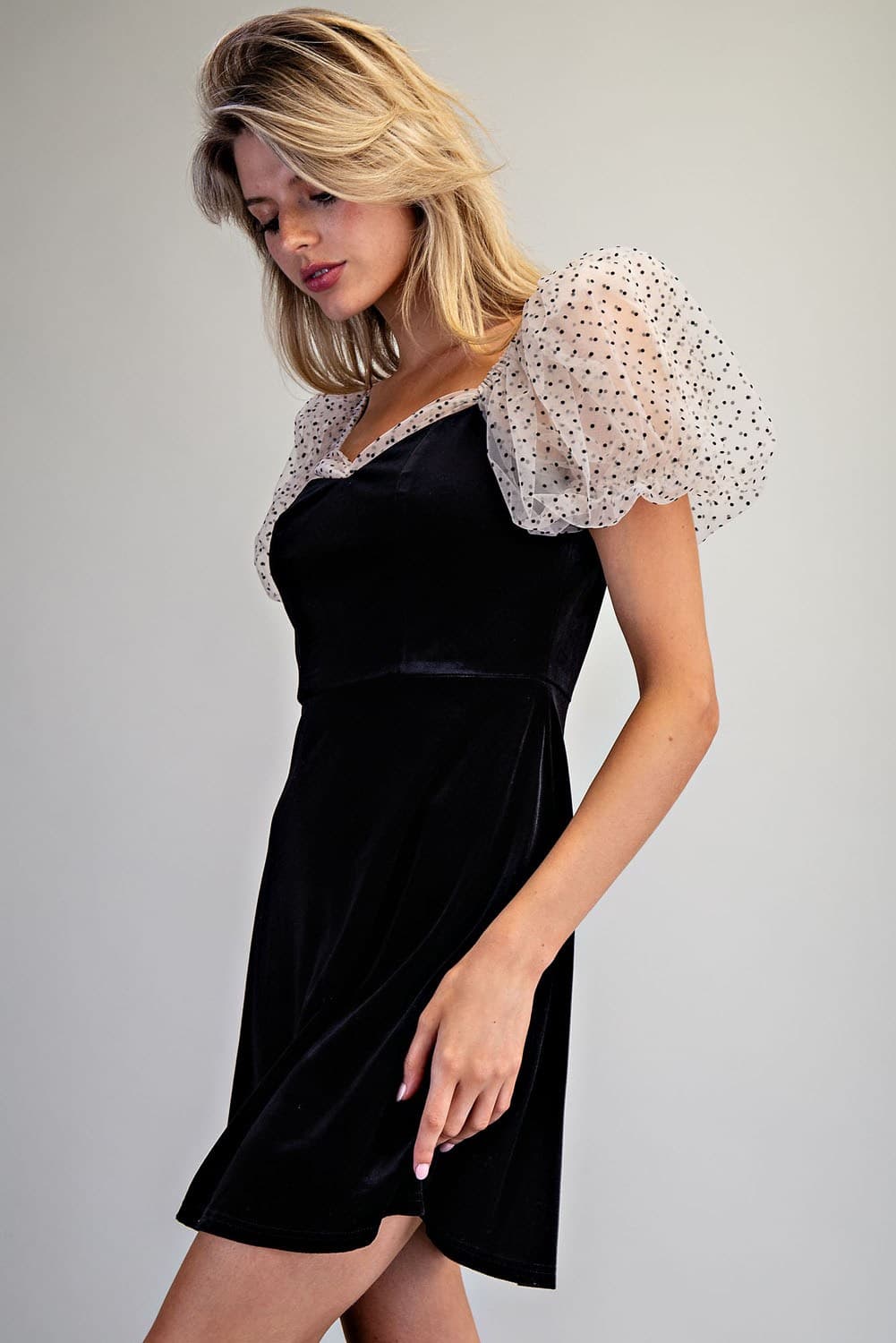 DH12806 - BLACK