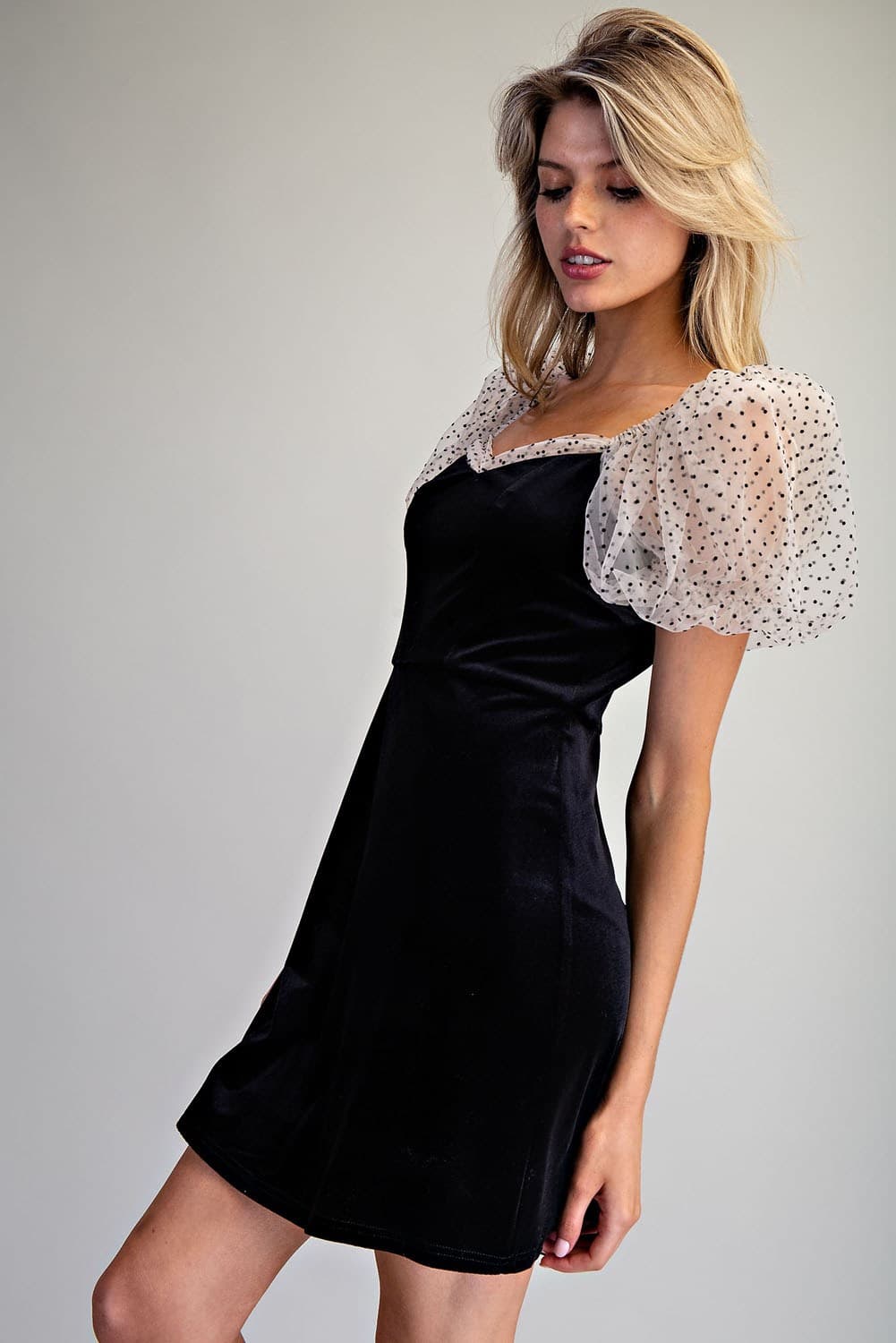 DH12806 - BLACK