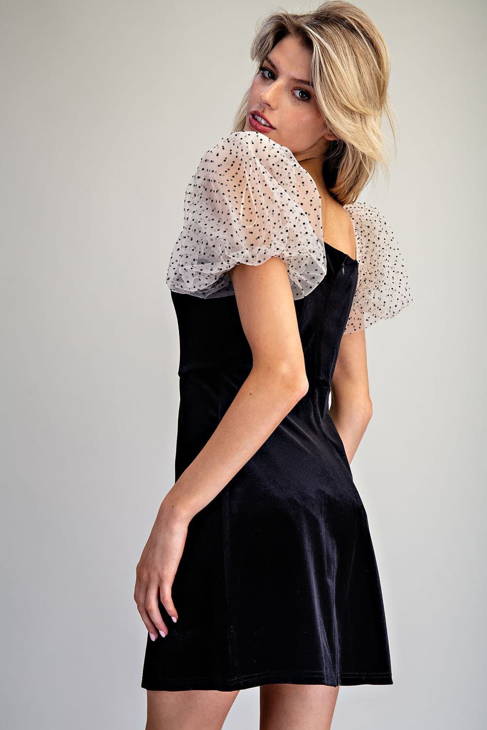 DH12806 - BLACK