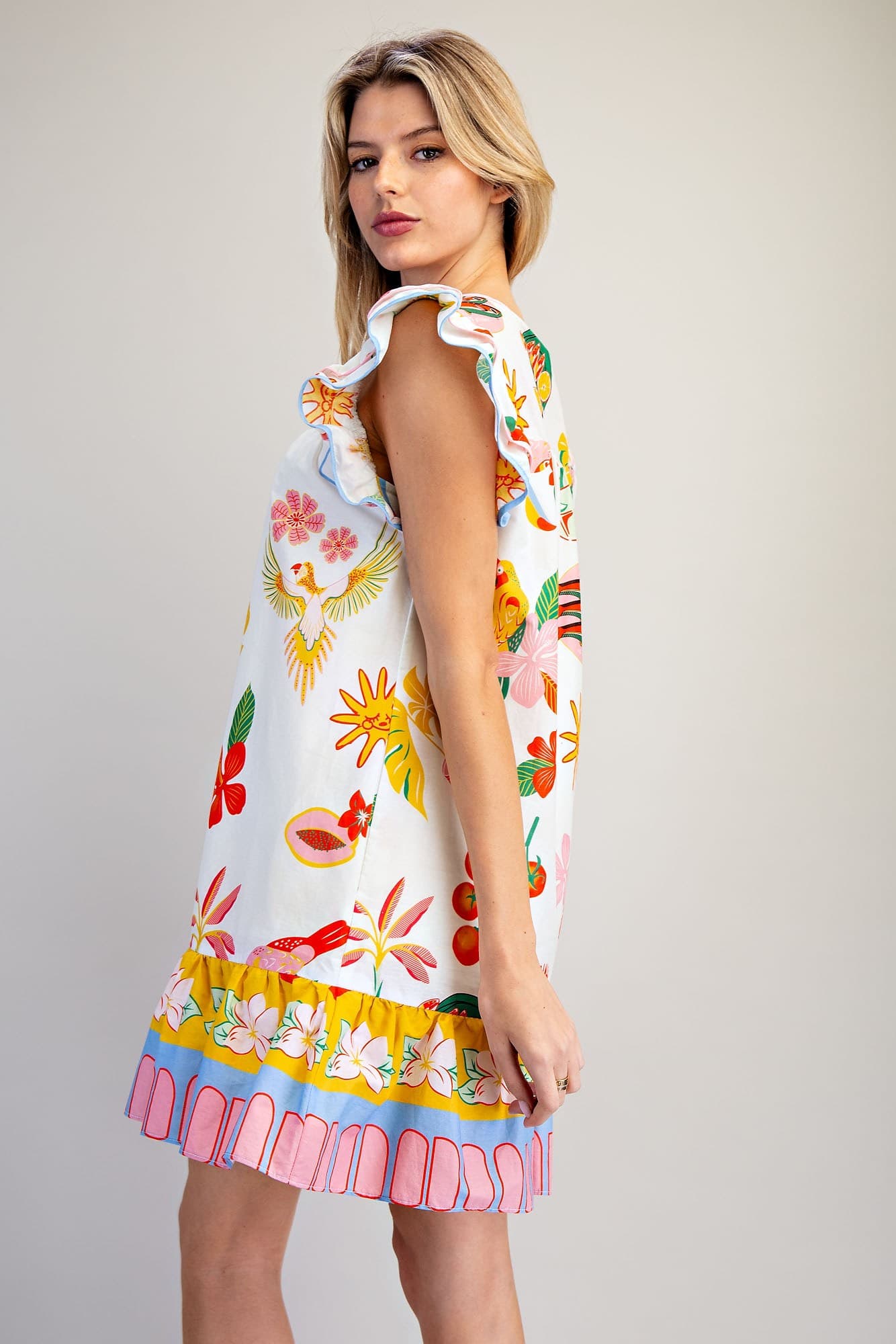 DH15246 - TROPIC PICNIC