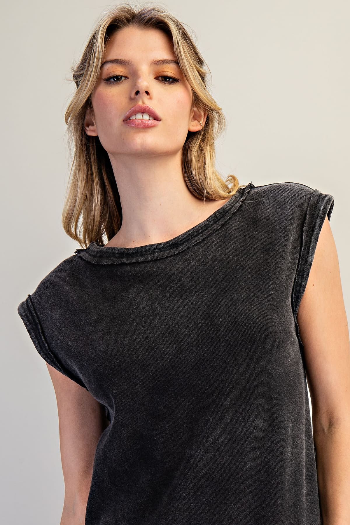 DK14686 - BLACK