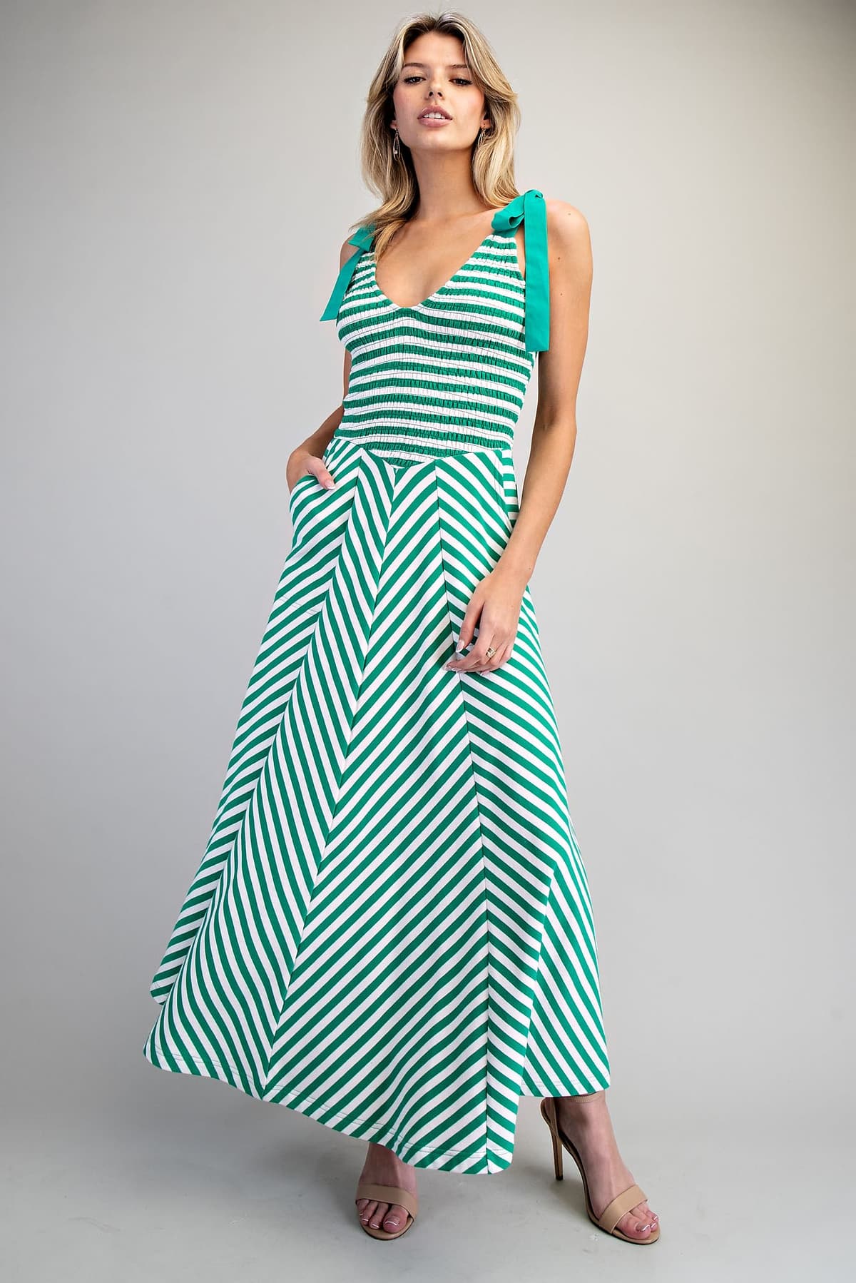 DK14894 - SPRING GREEN