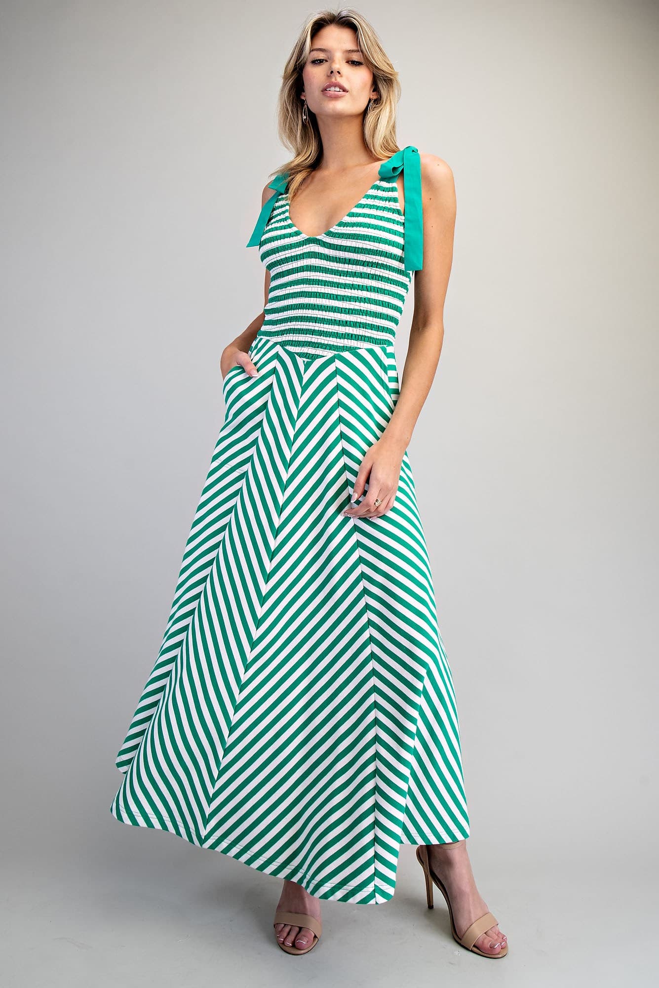 DK14894 - SPRING GREEN